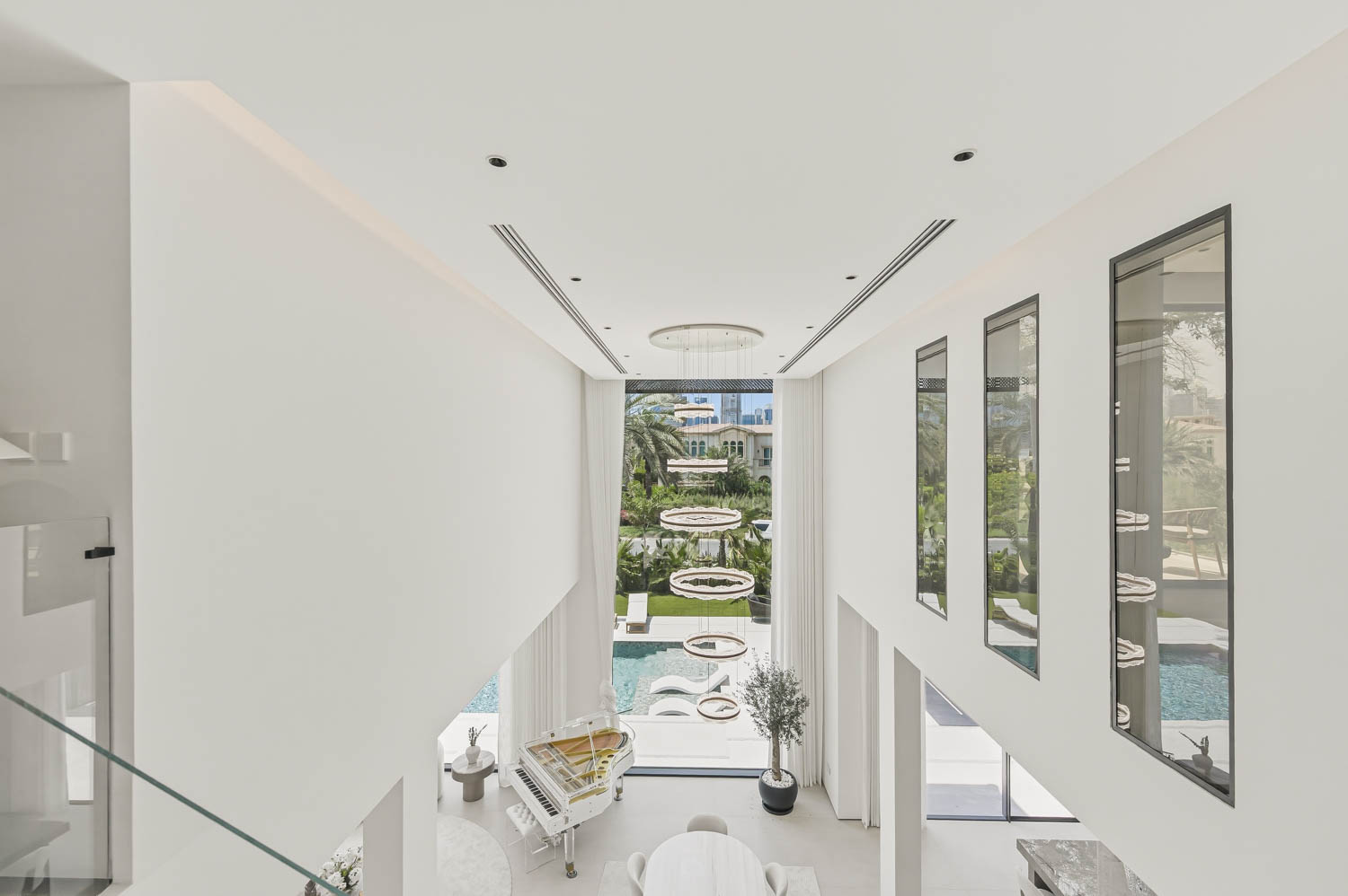 5 Bedrooms Villa in Entertainment Foyer
