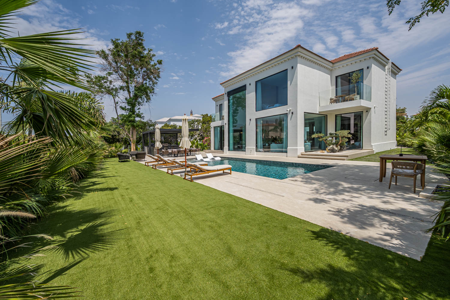 5 Bedrooms Villa in Entertainment Foyer