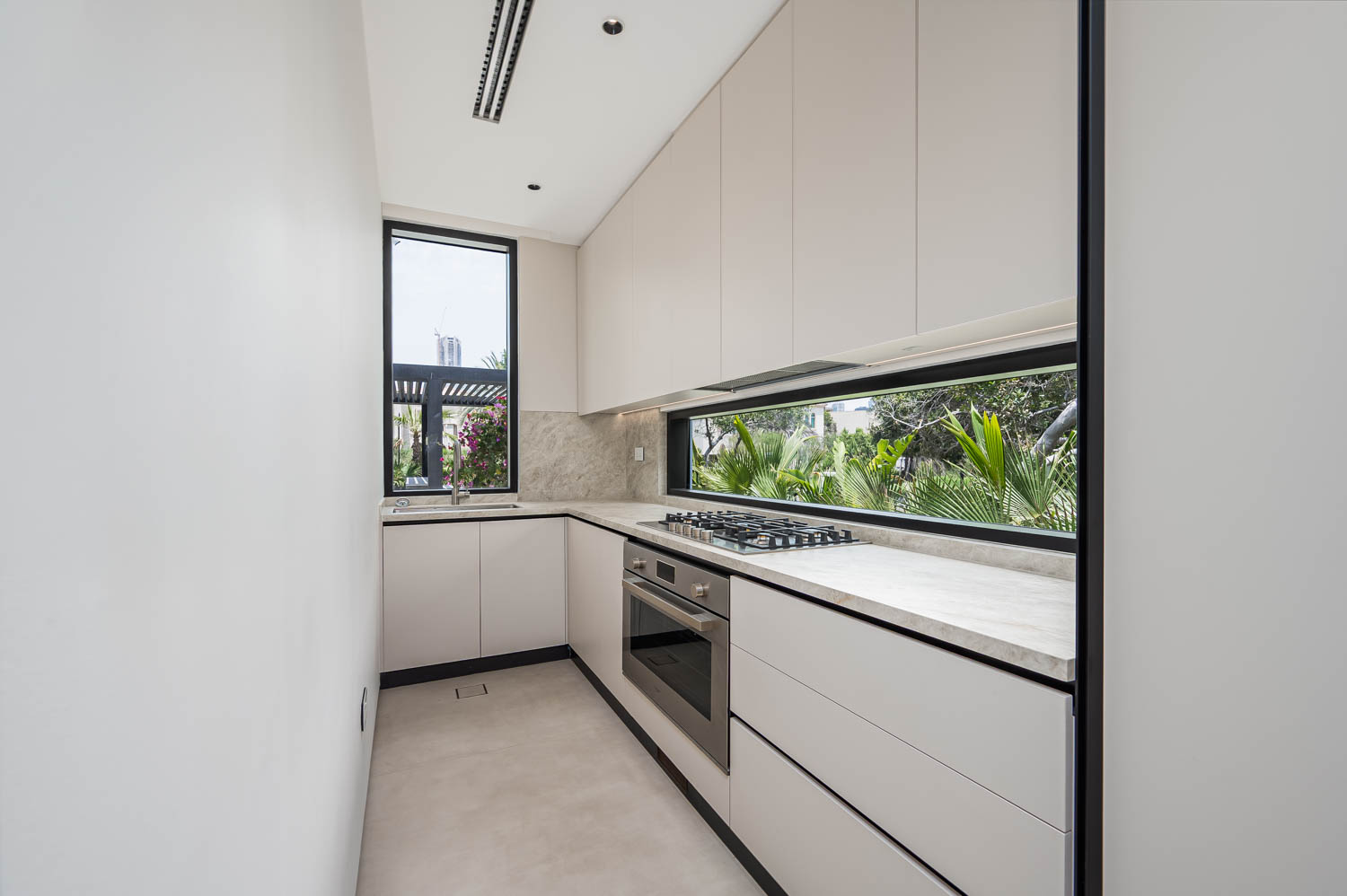 5 Bedrooms Villa in Entertainment Foyer