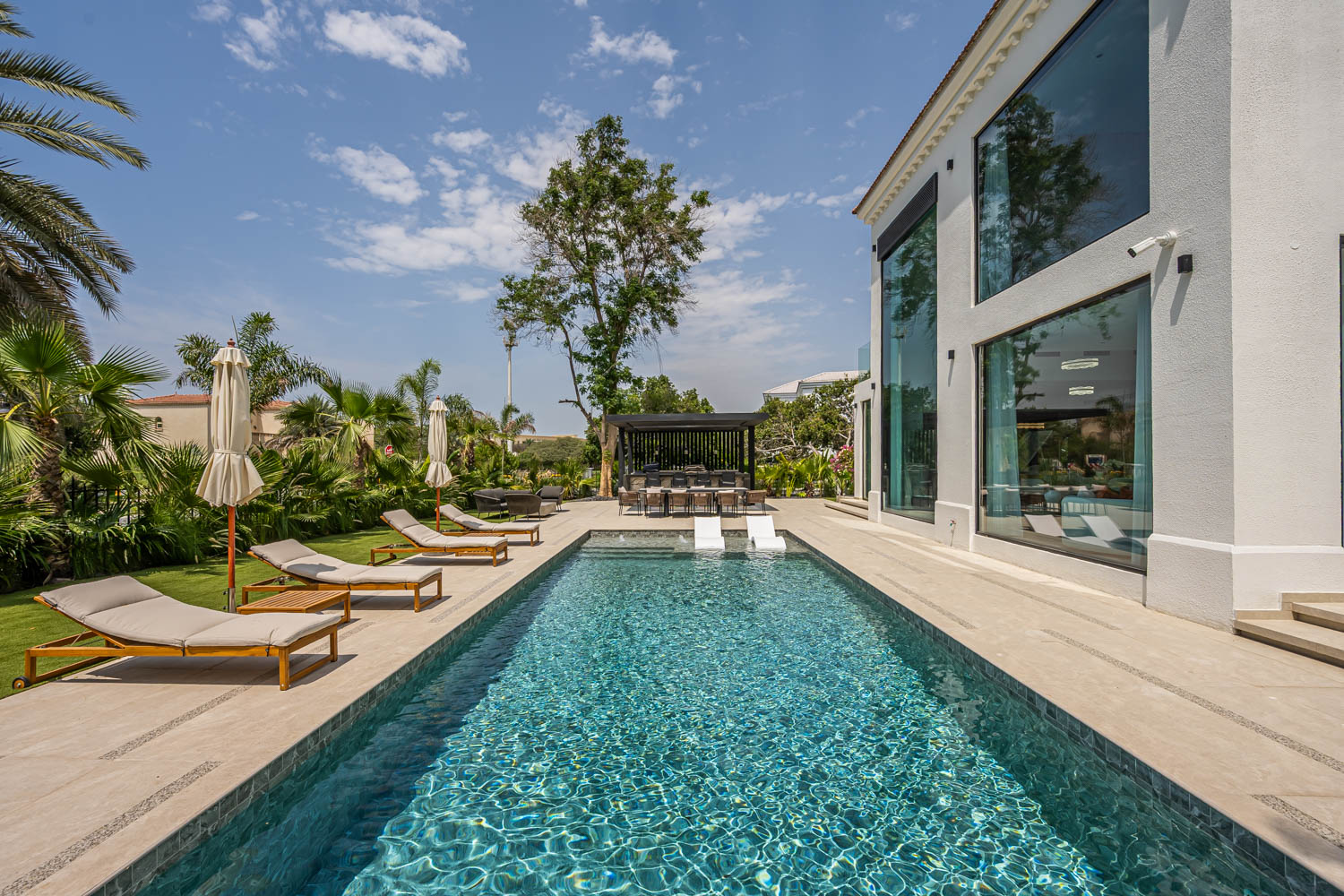 5 Bedrooms Villa in Entertainment Foyer