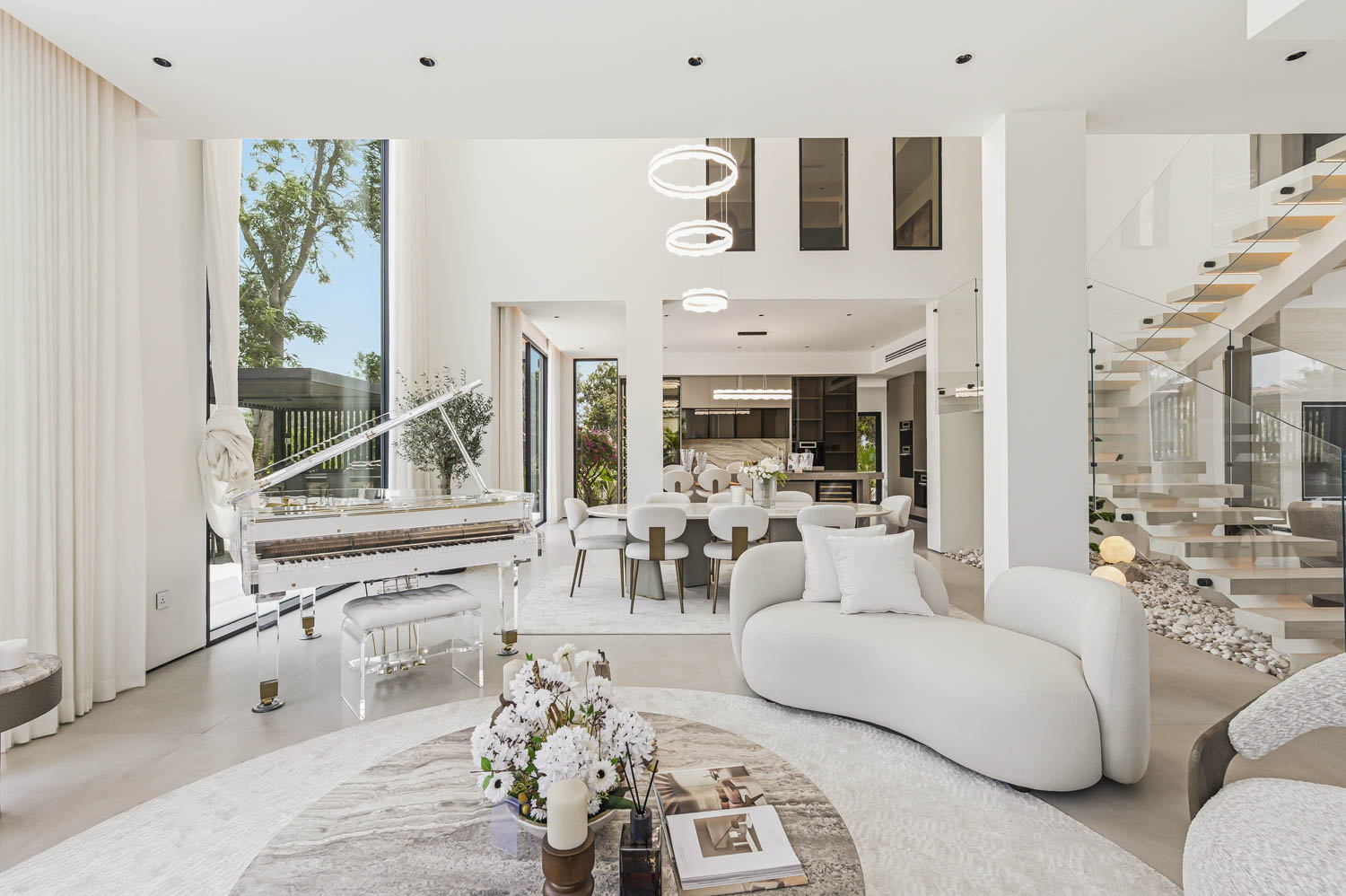 5 Bedrooms Villa in Entertainment Foyer
