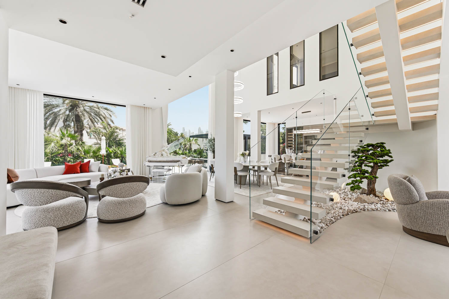 5 Bedrooms Villa in Entertainment Foyer