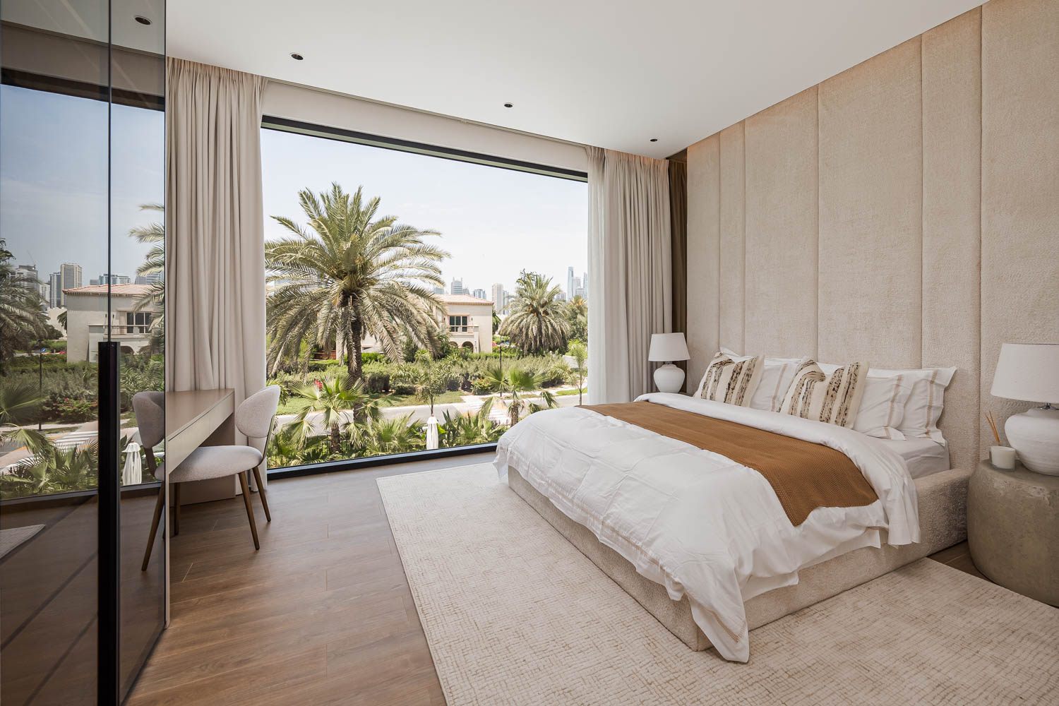 5 Bedrooms Villa in Entertainment Foyer