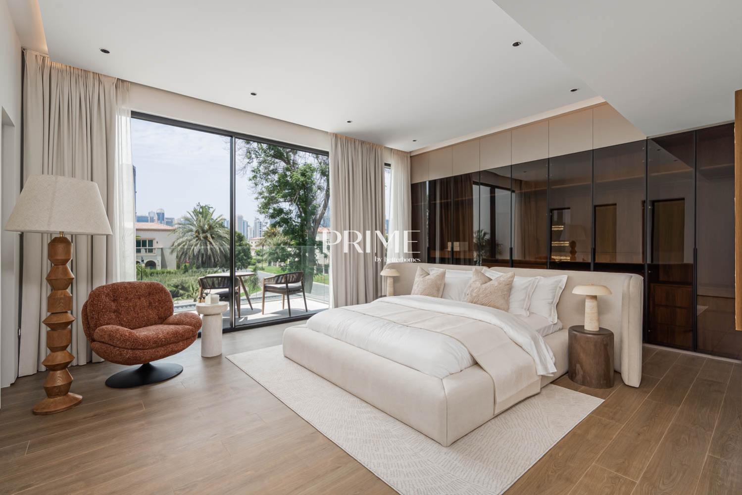 5 Bedrooms Villa in Entertainment Foyer