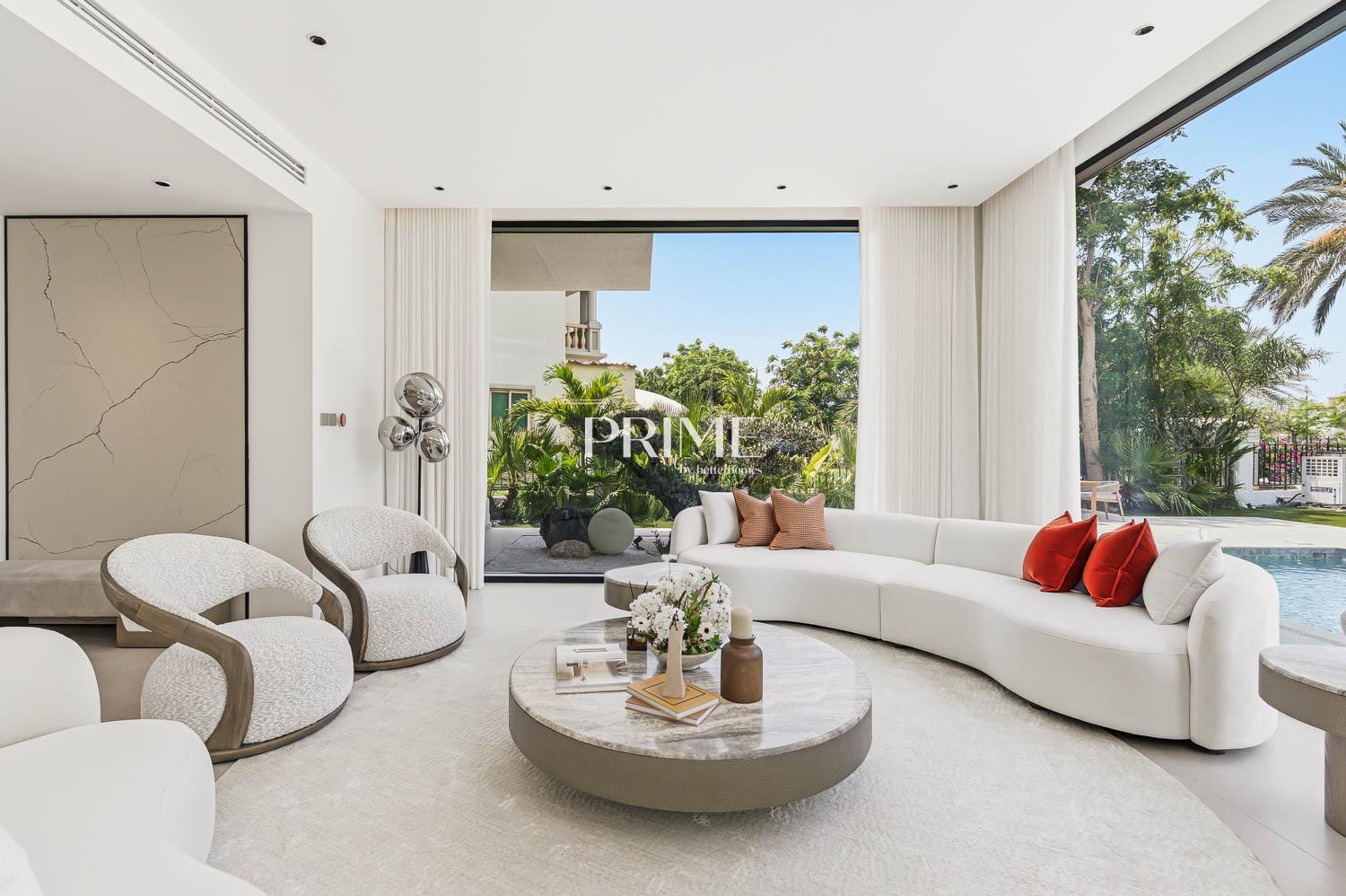 5 Bedrooms Villa in Entertainment Foyer