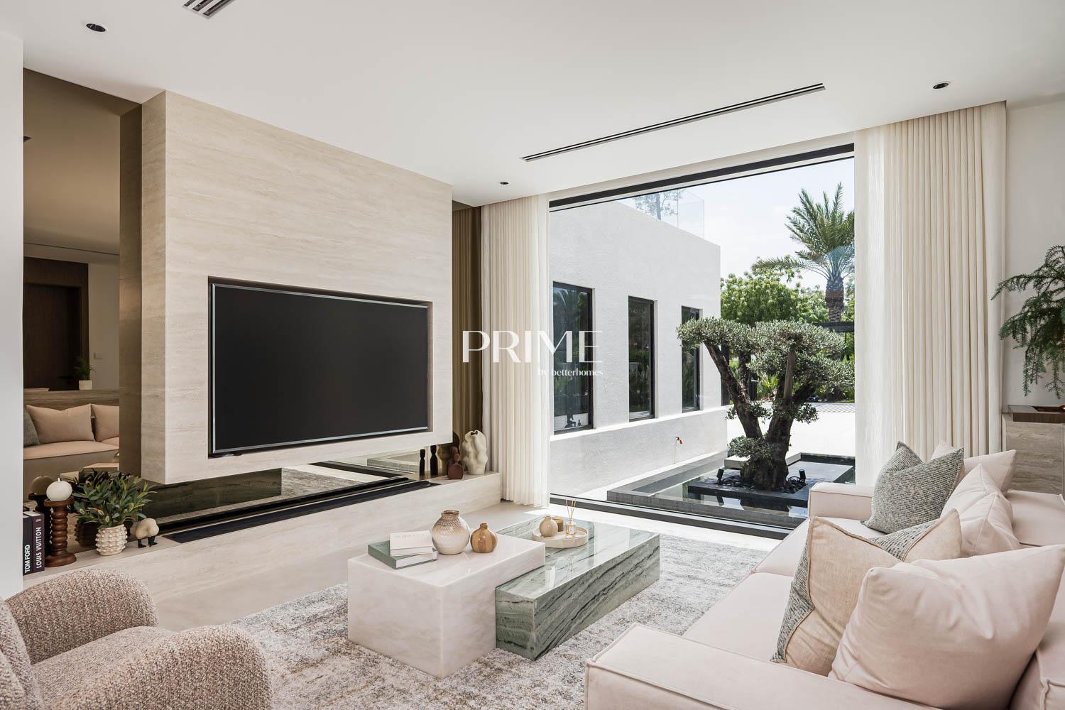 5 Bedrooms Villa in Entertainment Foyer
