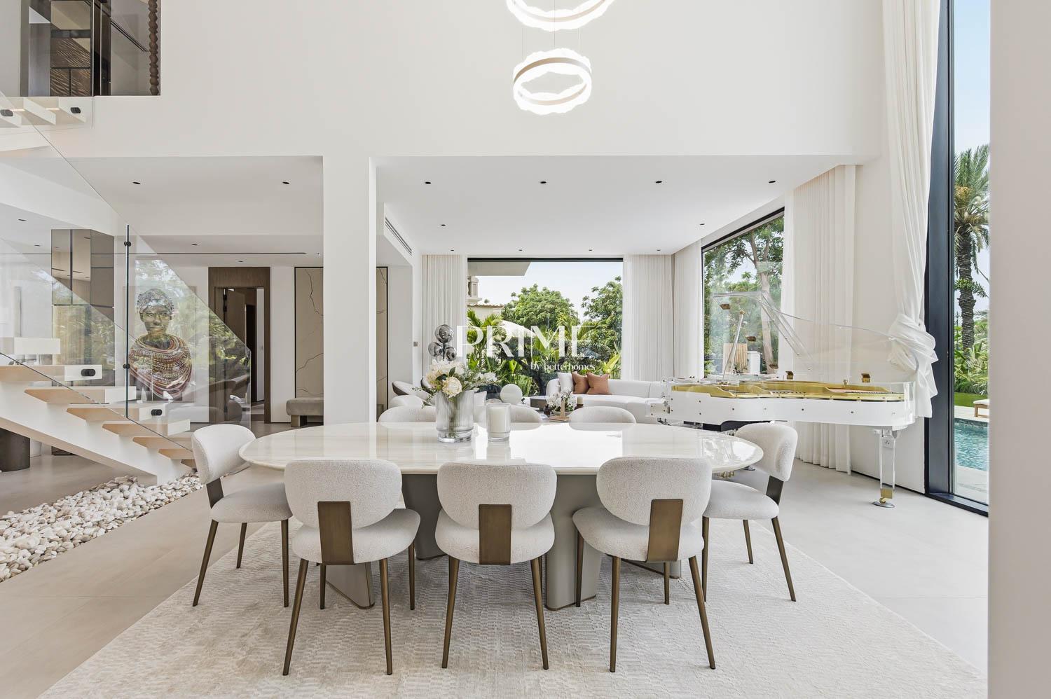 5 Bedrooms Villa in Entertainment Foyer