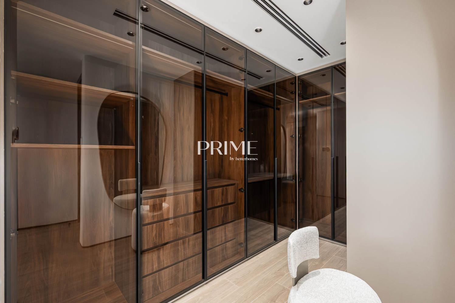 5 Bedrooms Villa in Entertainment Foyer