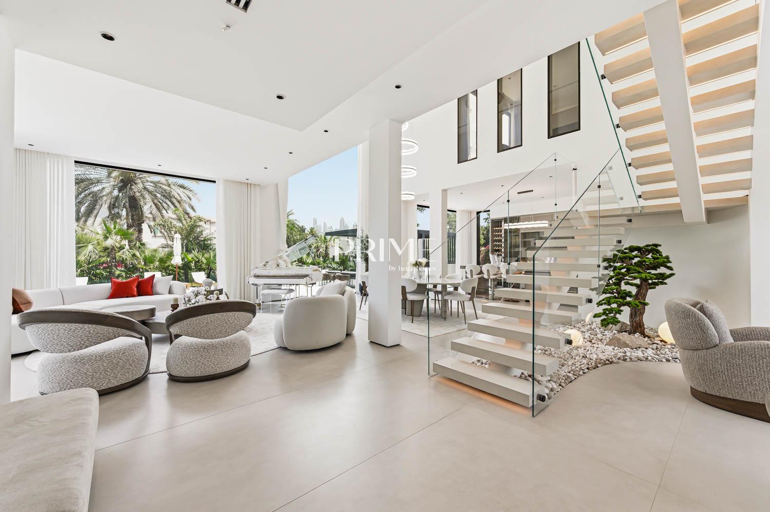 5 Bedrooms Villa in Entertainment Foyer