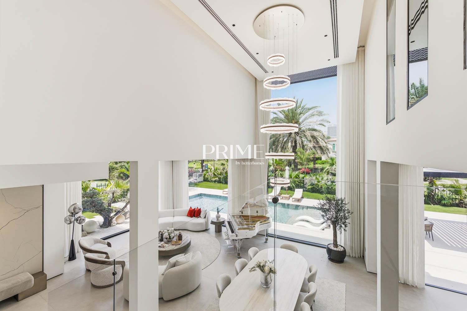 5 Bedrooms Villa in Entertainment Foyer