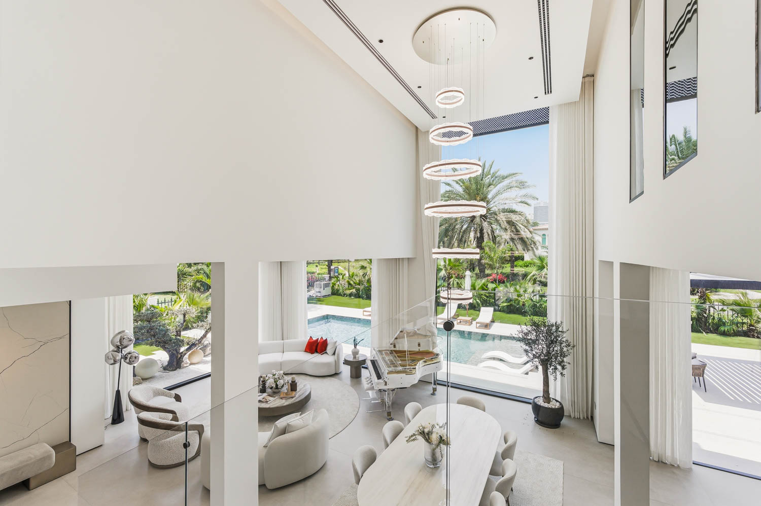 5 Bedrooms Villa in Entertainment Foyer