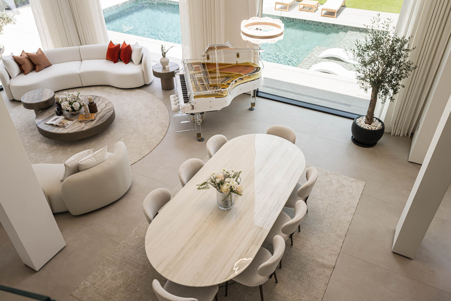 5 Bedrooms Villa in Entertainment Foyer