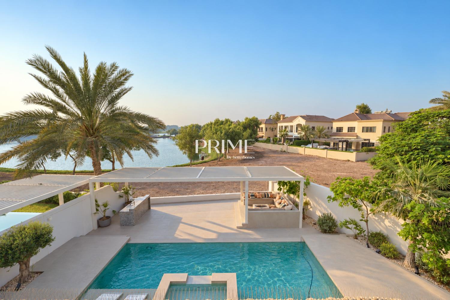 5 Bedrooms Villa in Flame Tree Ridge