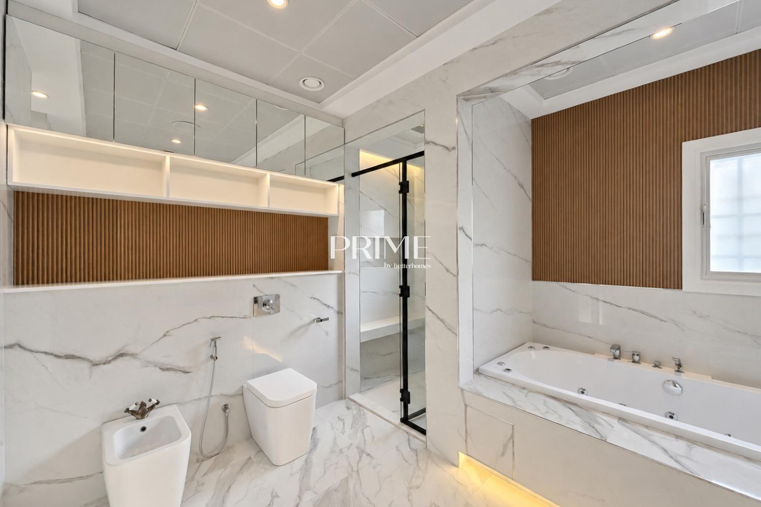 5 Bedrooms Villa in Flame Tree Ridge