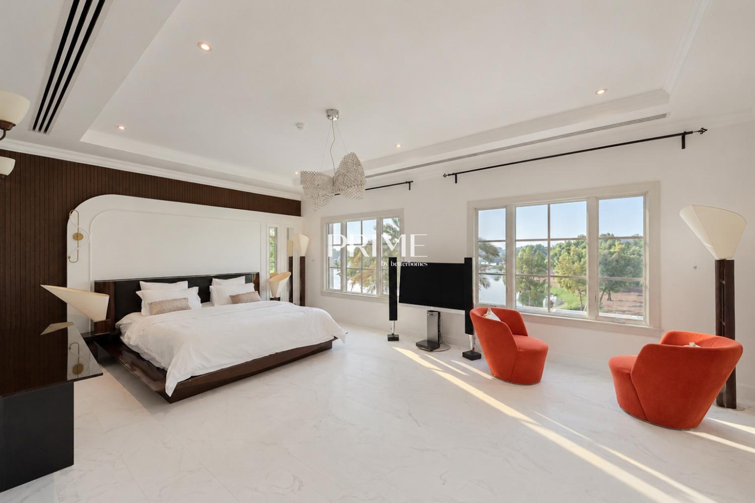 5 Bedrooms Villa in Flame Tree Ridge
