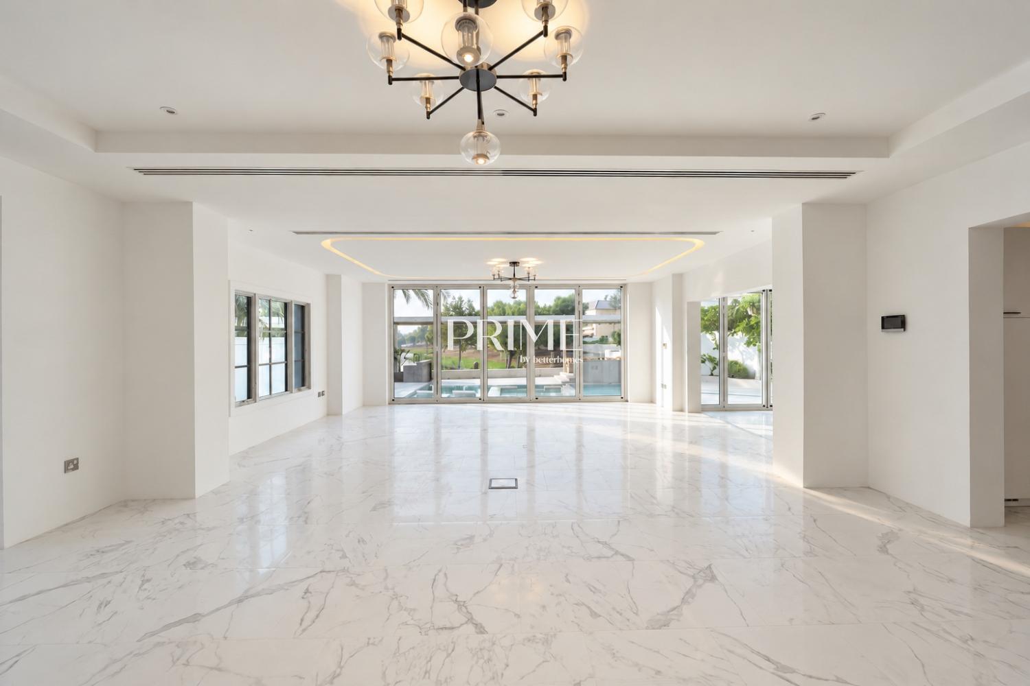 5 Bedrooms Villa in Flame Tree Ridge