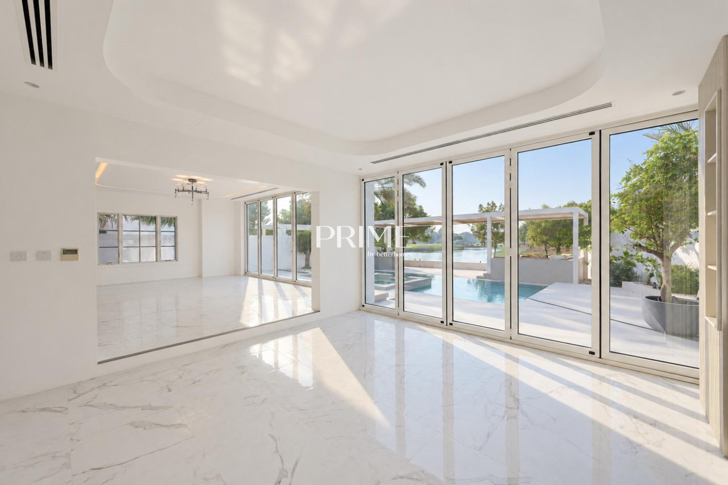 5 Bedrooms Villa in Flame Tree Ridge