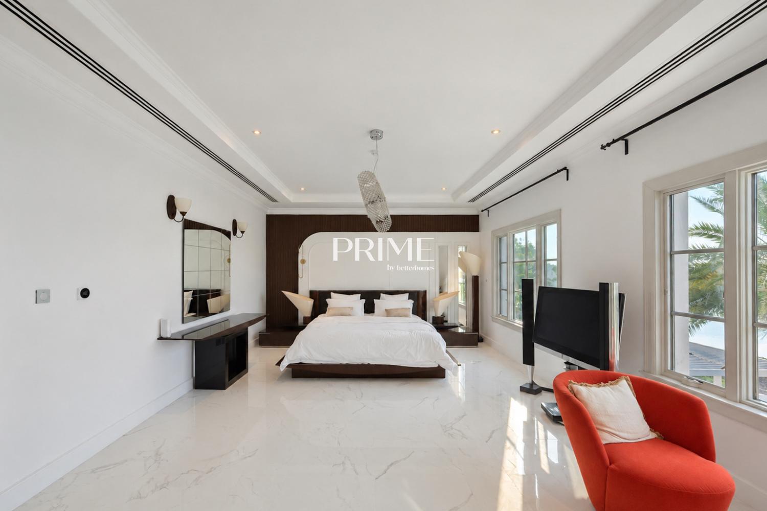 5 Bedrooms Villa in Flame Tree Ridge