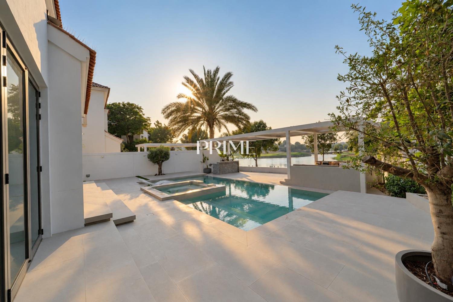 5 Bedrooms Villa in Flame Tree Ridge