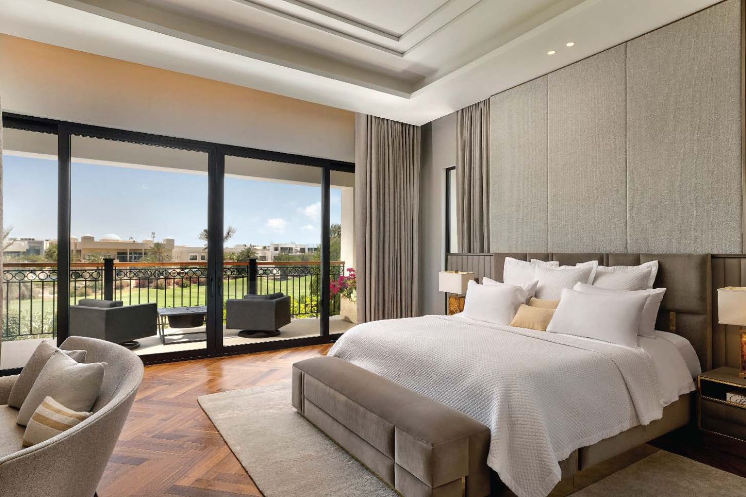 7 Bedrooms Villa in Sector L
