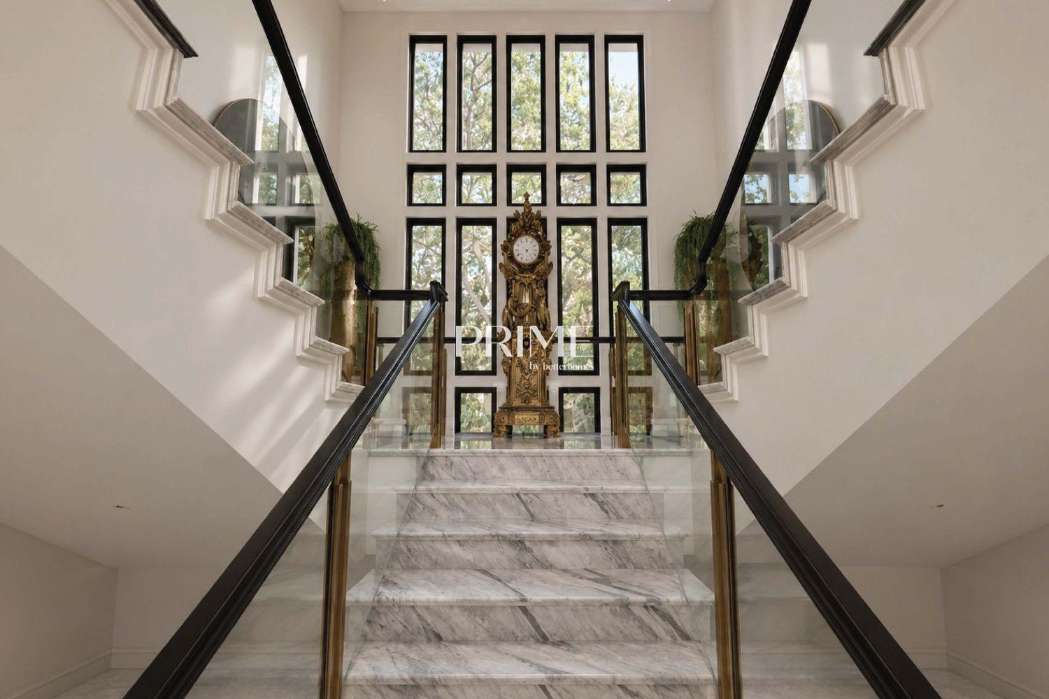 7 Bedrooms Villa in Sector L
