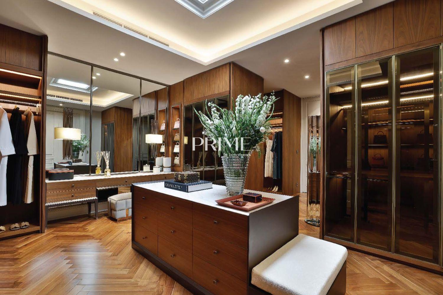 7 Bedrooms Villa in Sector L
