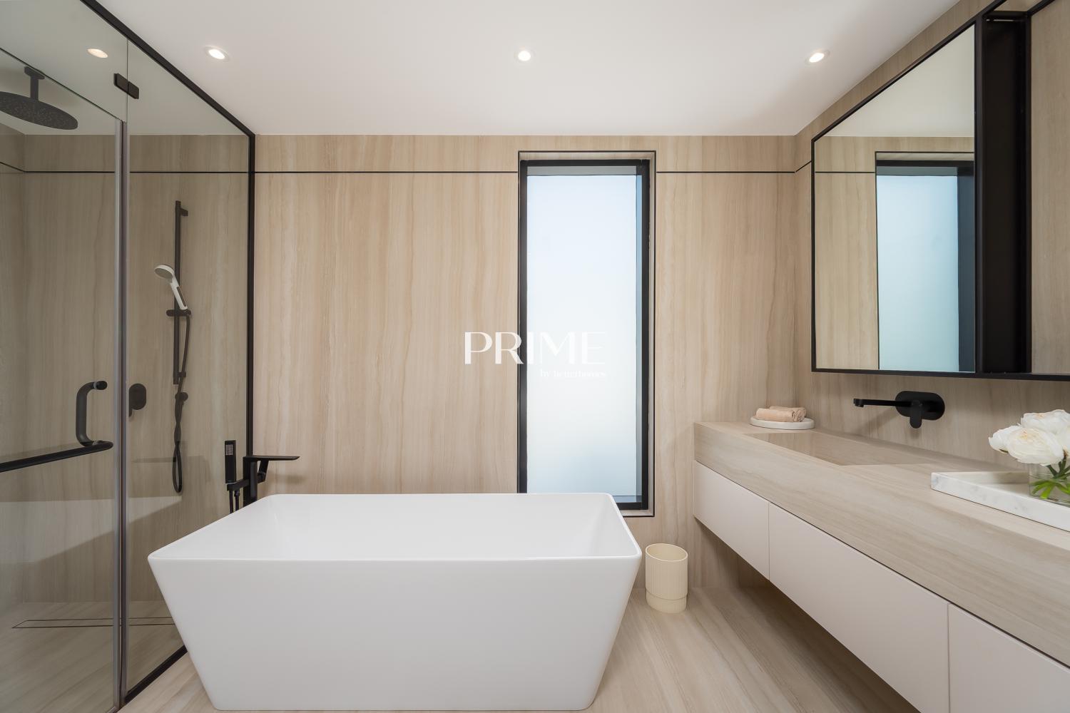 5 Bedrooms Villa in Entertainment Foyer
