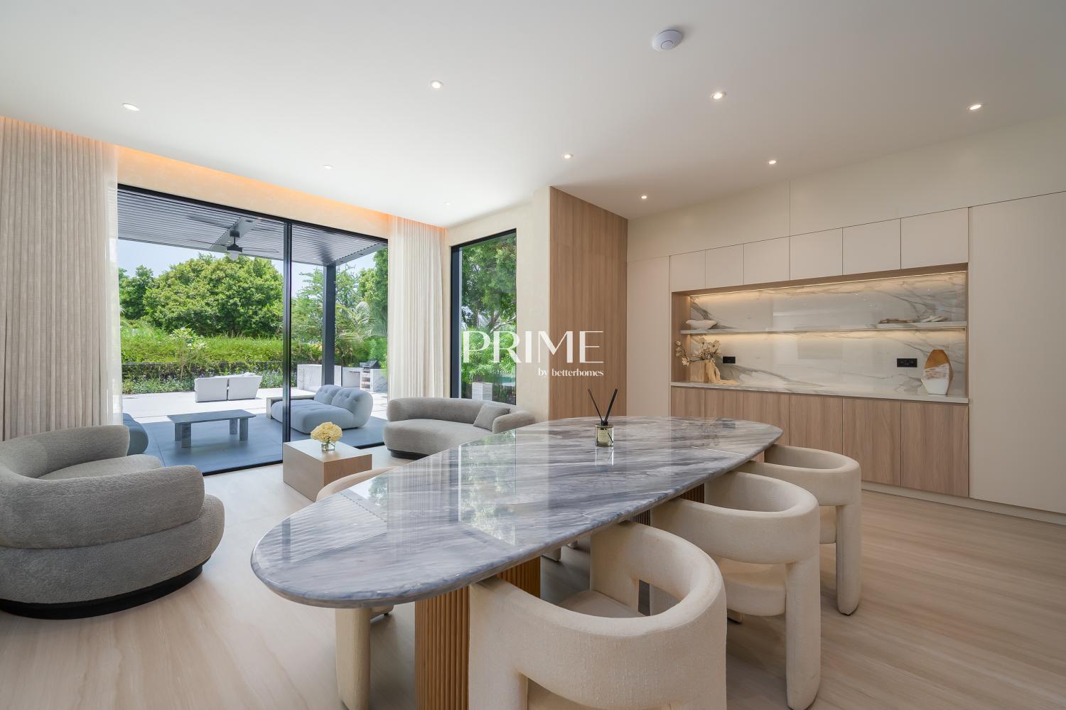 5 Bedrooms Villa in Entertainment Foyer