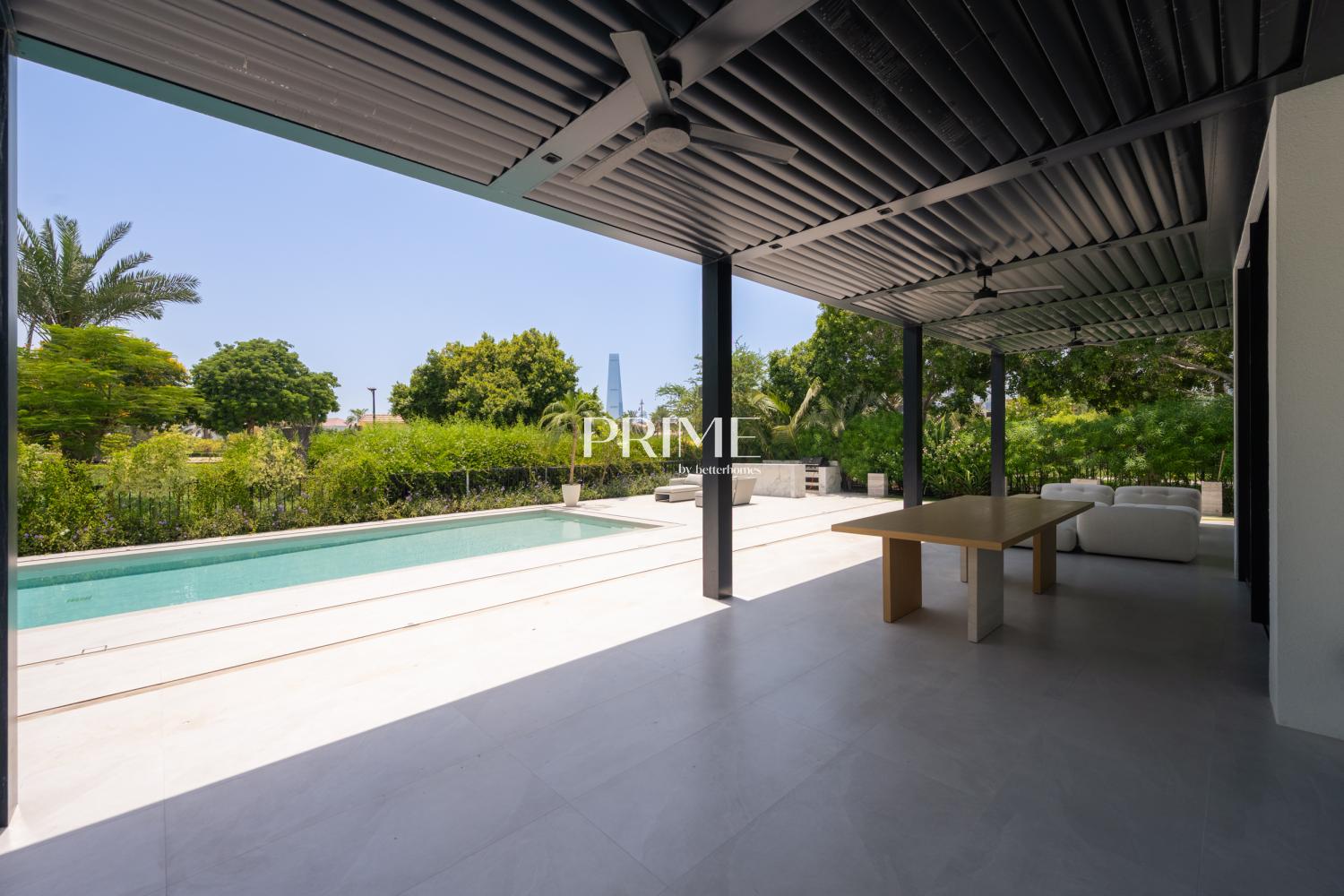 5 Bedrooms Villa in Entertainment Foyer