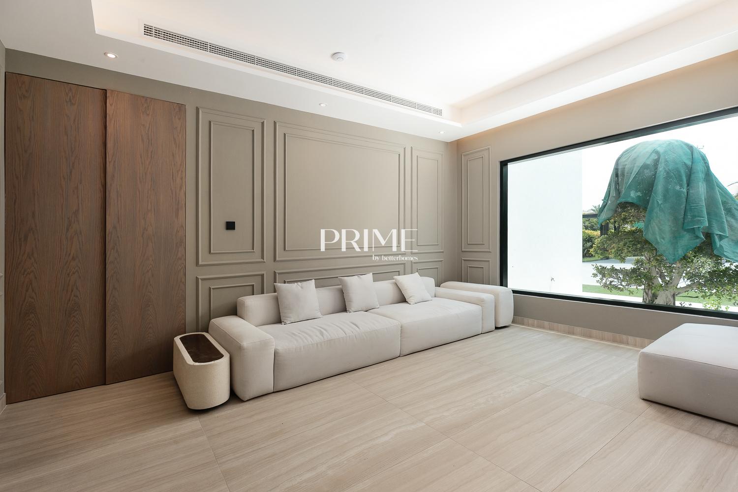 5 Bedrooms Villa in Entertainment Foyer