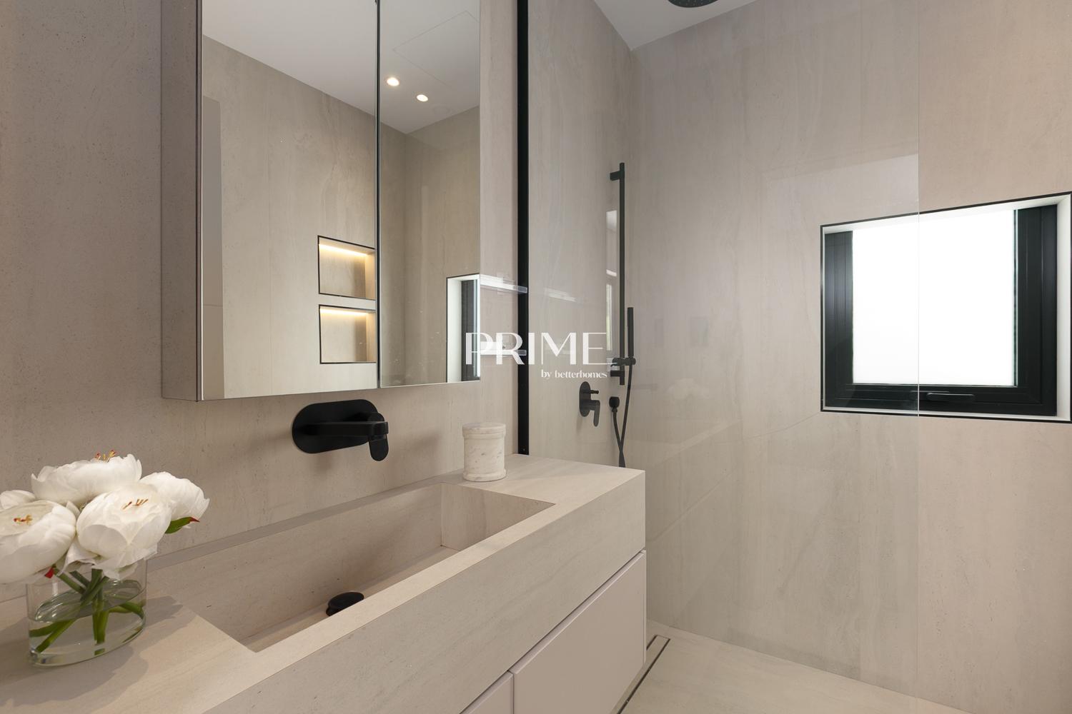 5 Bedrooms Villa in Entertainment Foyer
