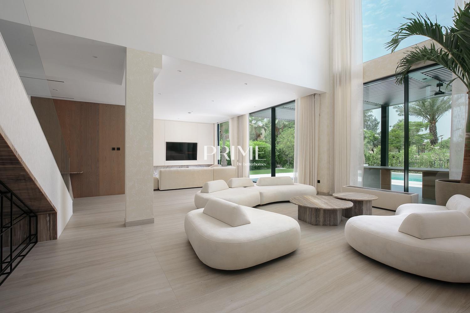 5 Bedrooms Villa in Entertainment Foyer