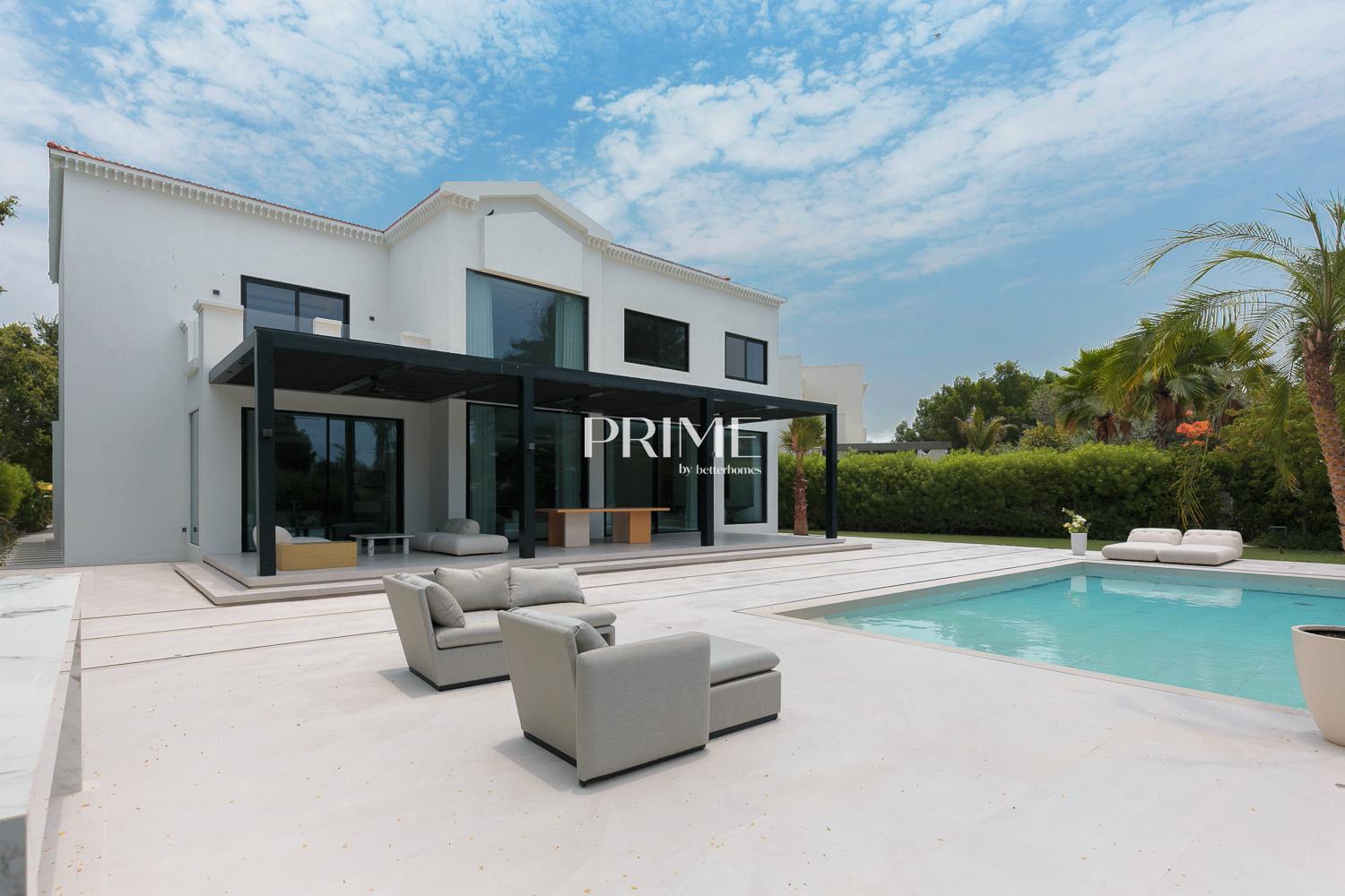 5 Bedrooms Villa in Entertainment Foyer