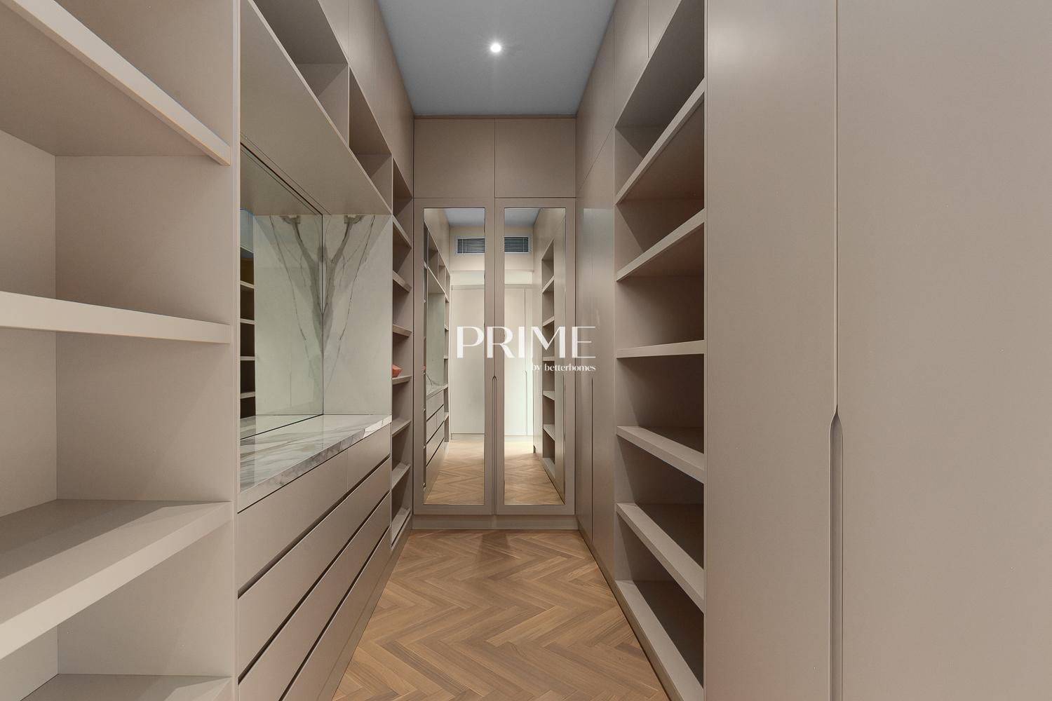 5 Bedrooms Villa in Entertainment Foyer
