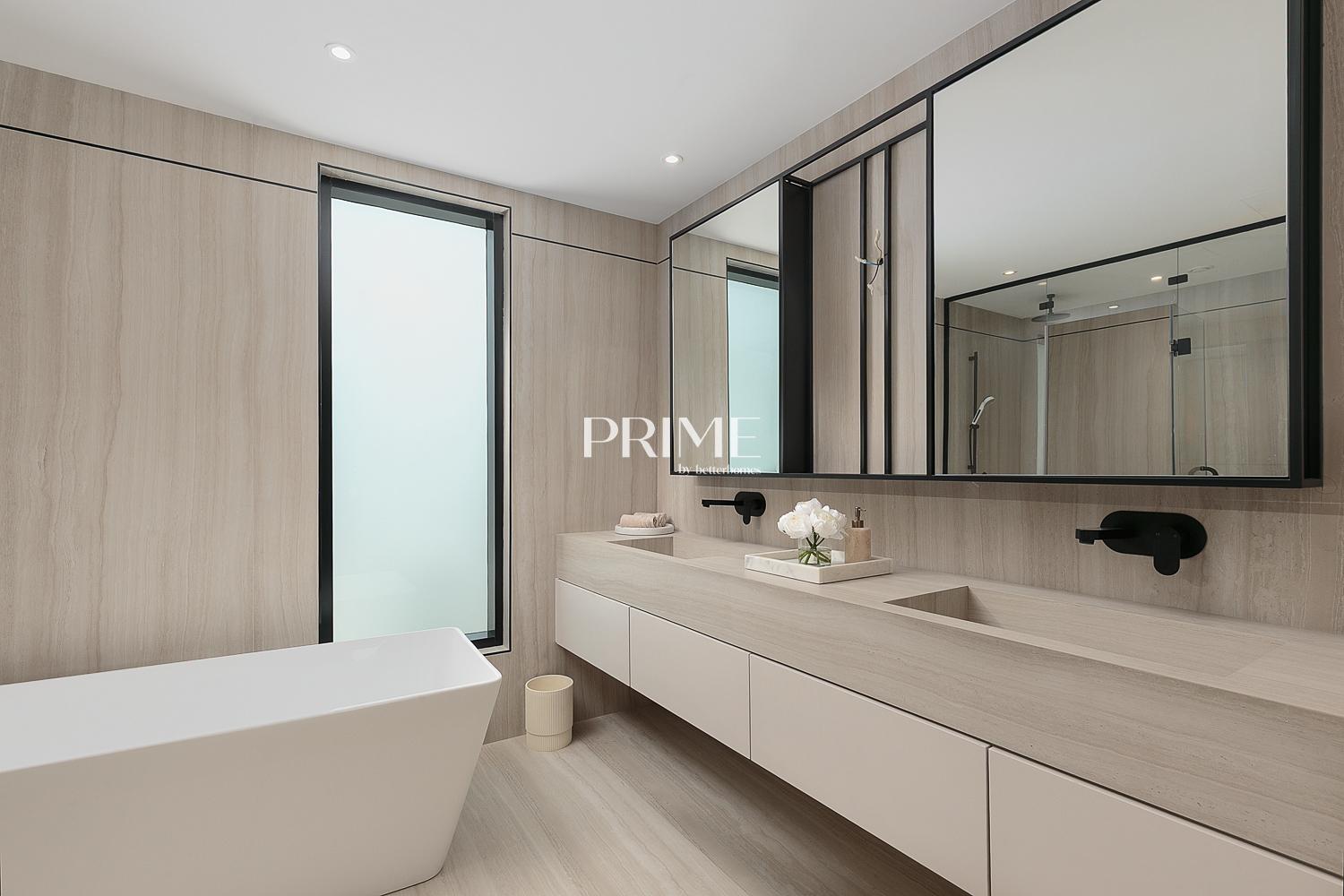 5 Bedrooms Villa in Entertainment Foyer