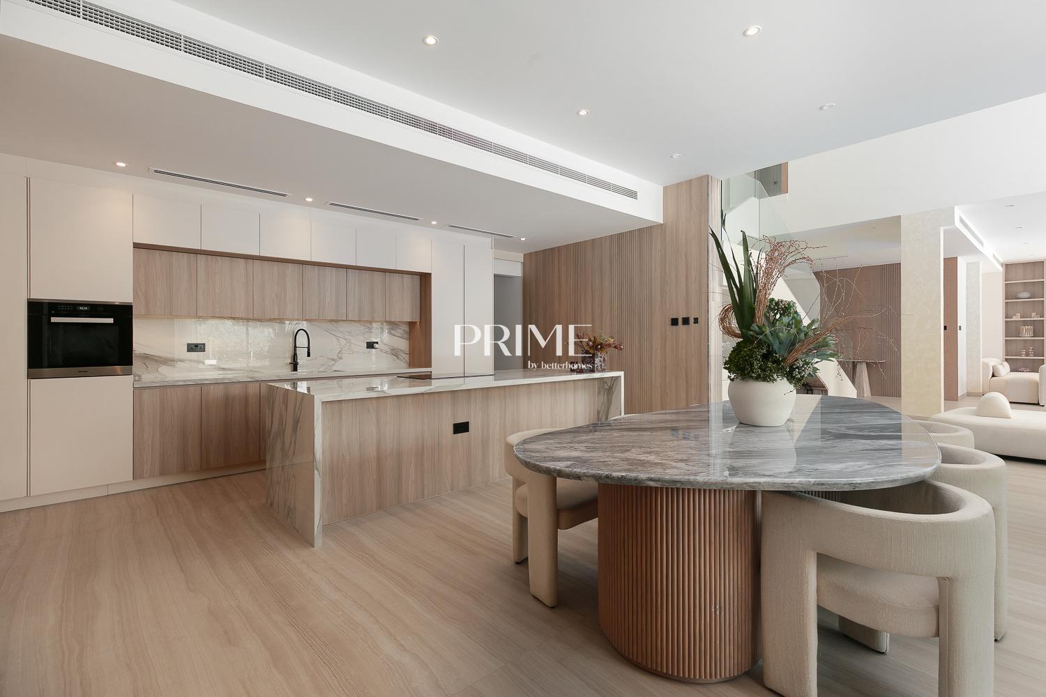 5 Bedrooms Villa in Entertainment Foyer