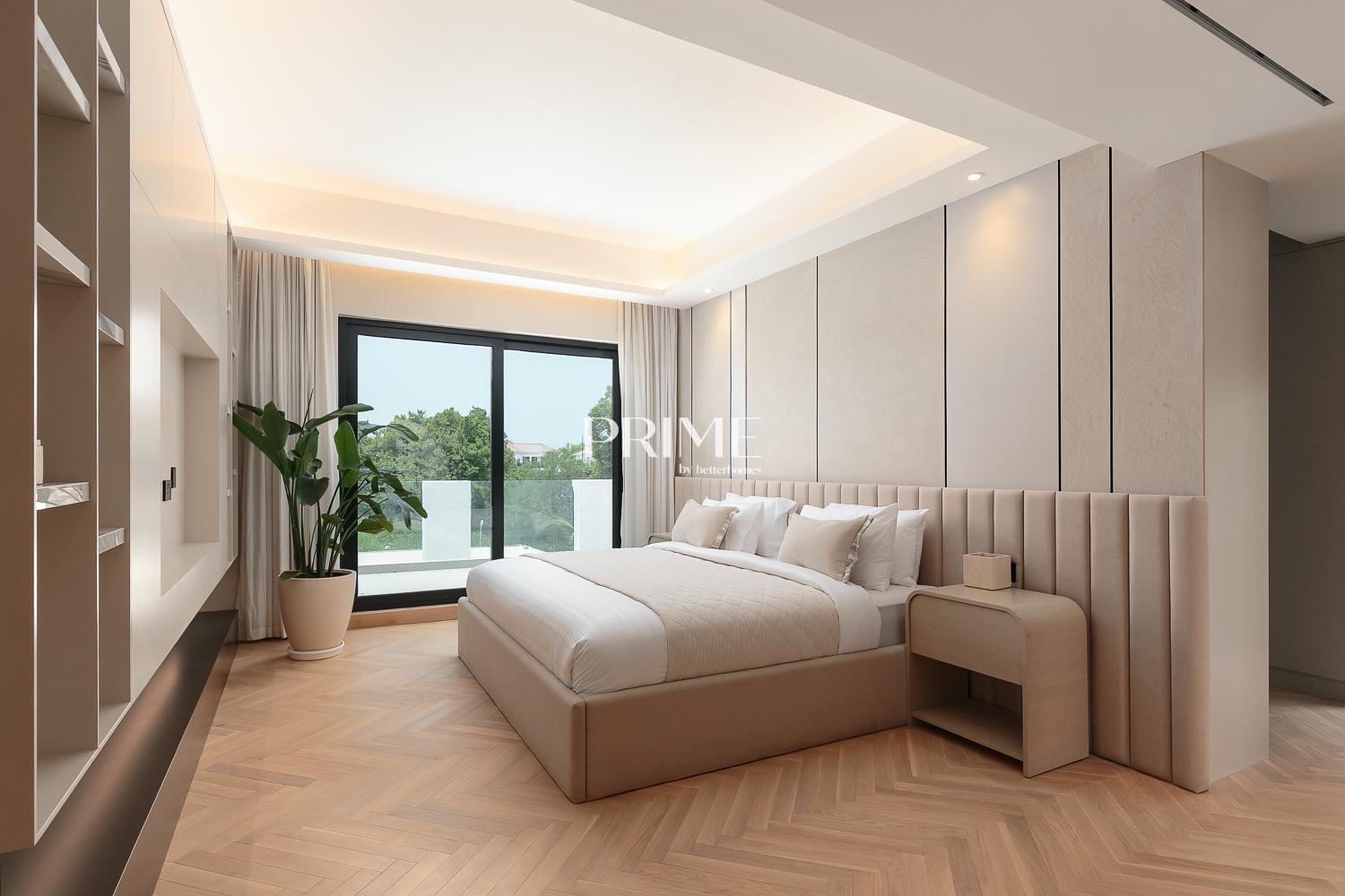 5 Bedrooms Villa in Entertainment Foyer