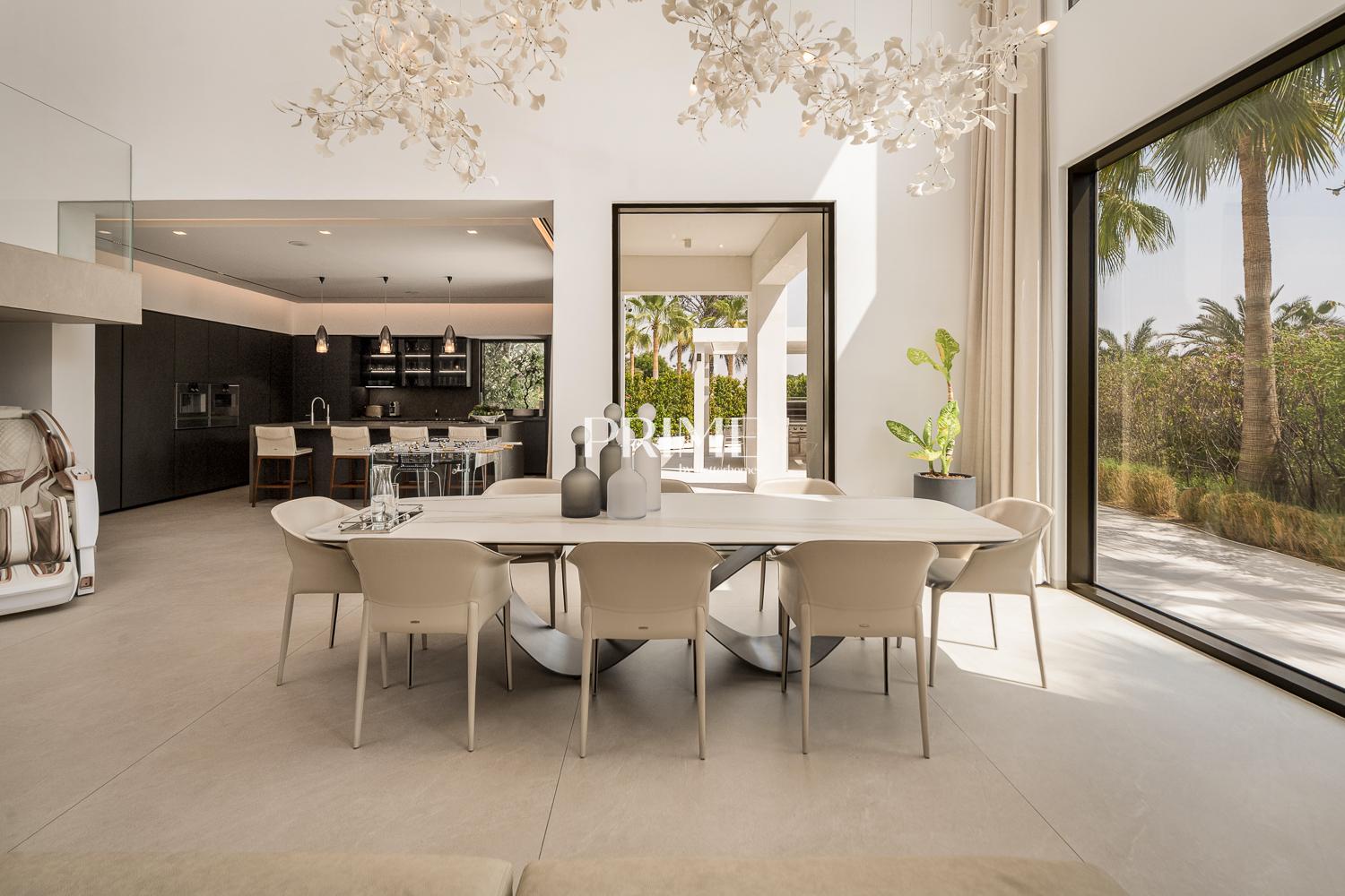 4 Bedrooms Villa in Cluster 25
