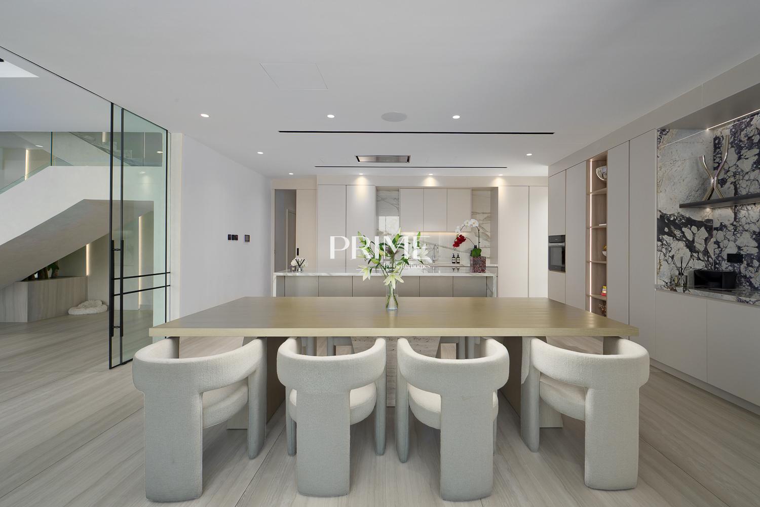 5 Bedrooms Villa in Entertainment Foyer