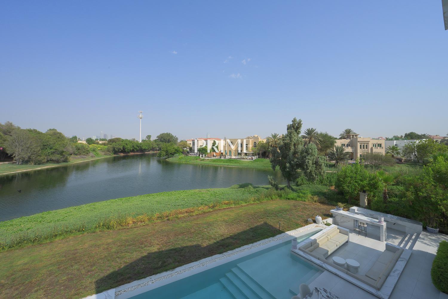 5 Bedrooms Villa in Entertainment Foyer