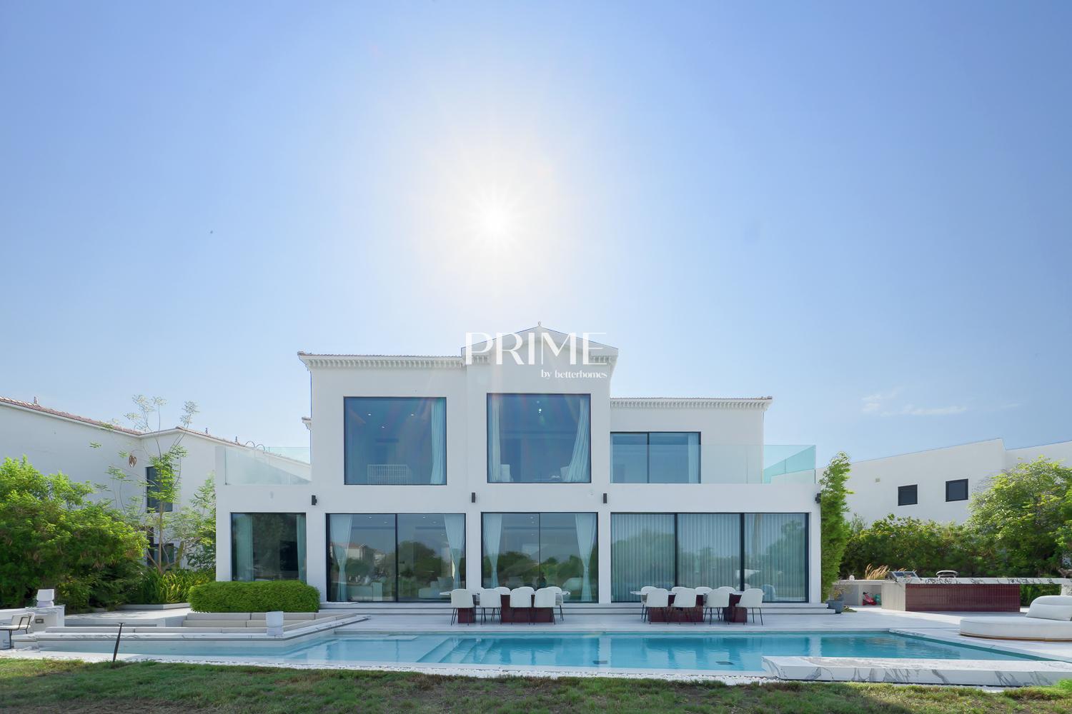 Lake Views | 5 Bedrooms | Fully Upgraded