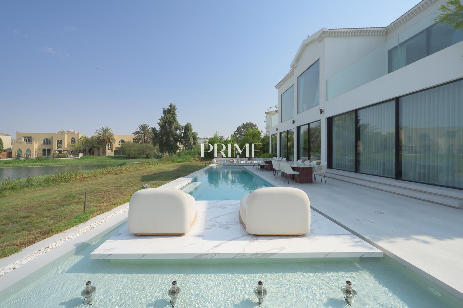 5 Bedrooms Villa in Entertainment Foyer