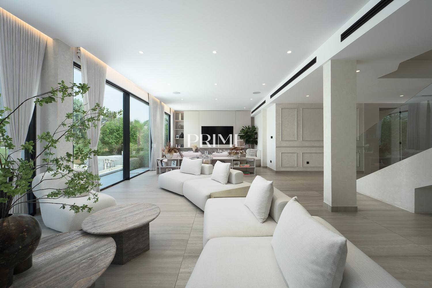 5 Bedrooms Villa in Entertainment Foyer