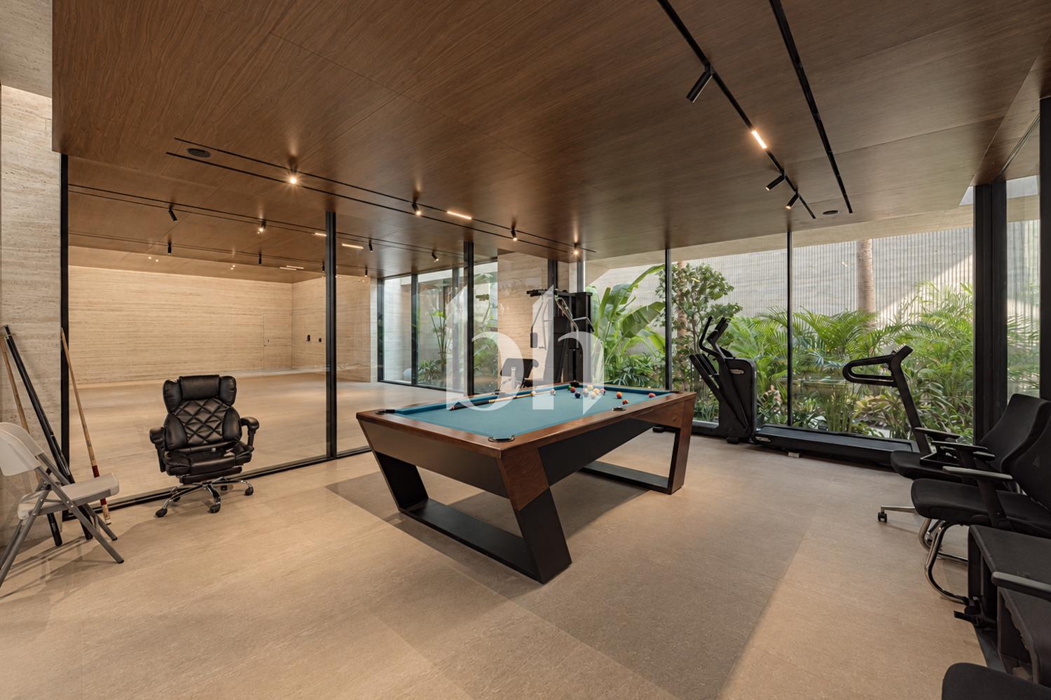 5 Bedrooms Villa in Emerald Hills