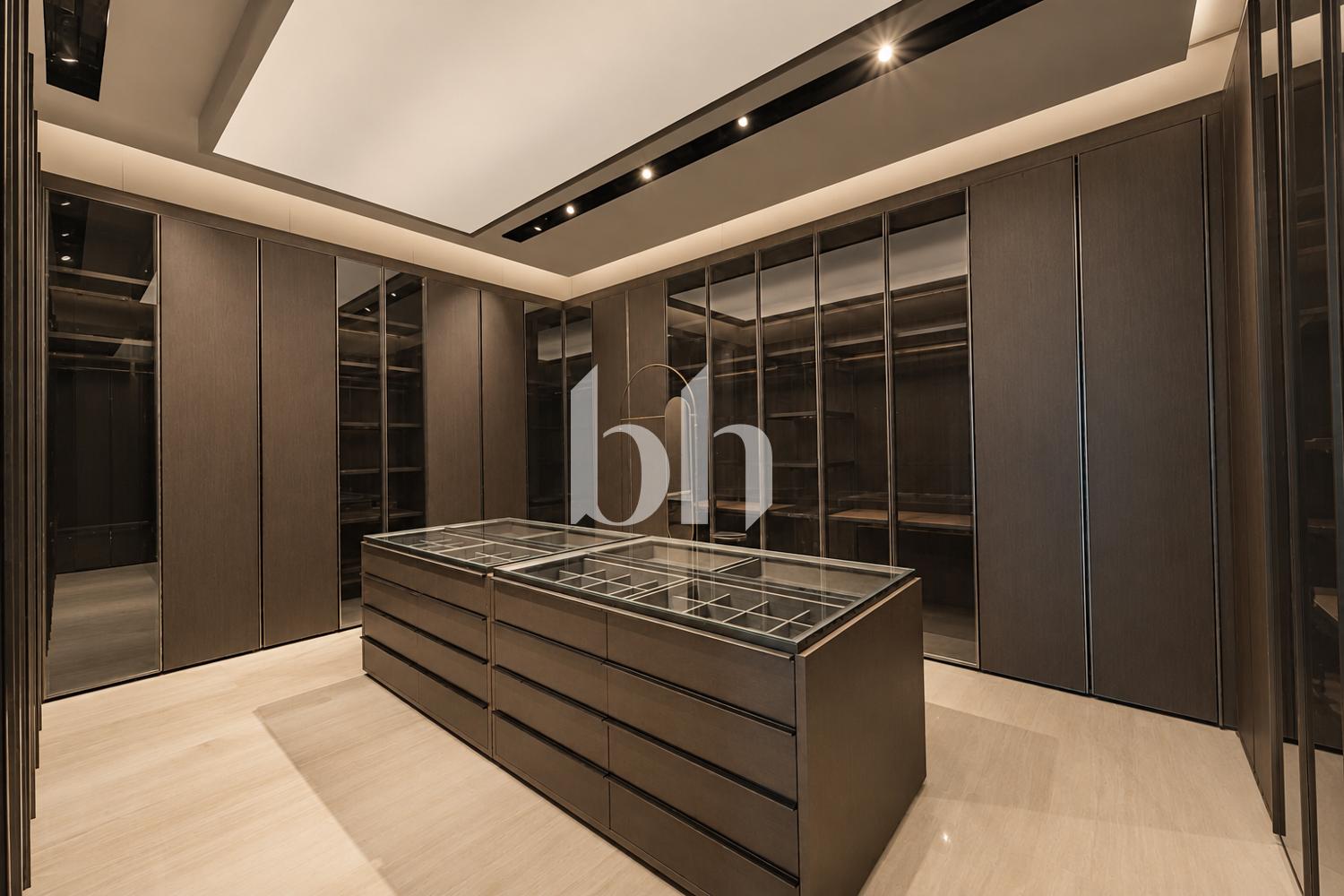 5 Bedrooms Villa in Emerald Hills