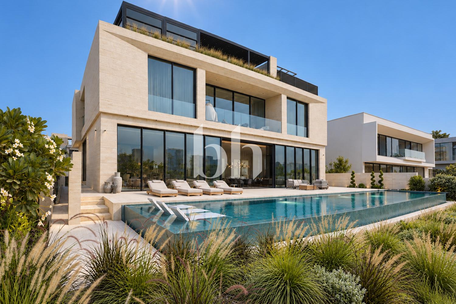 5 Bedrooms Villa in Emerald Hills