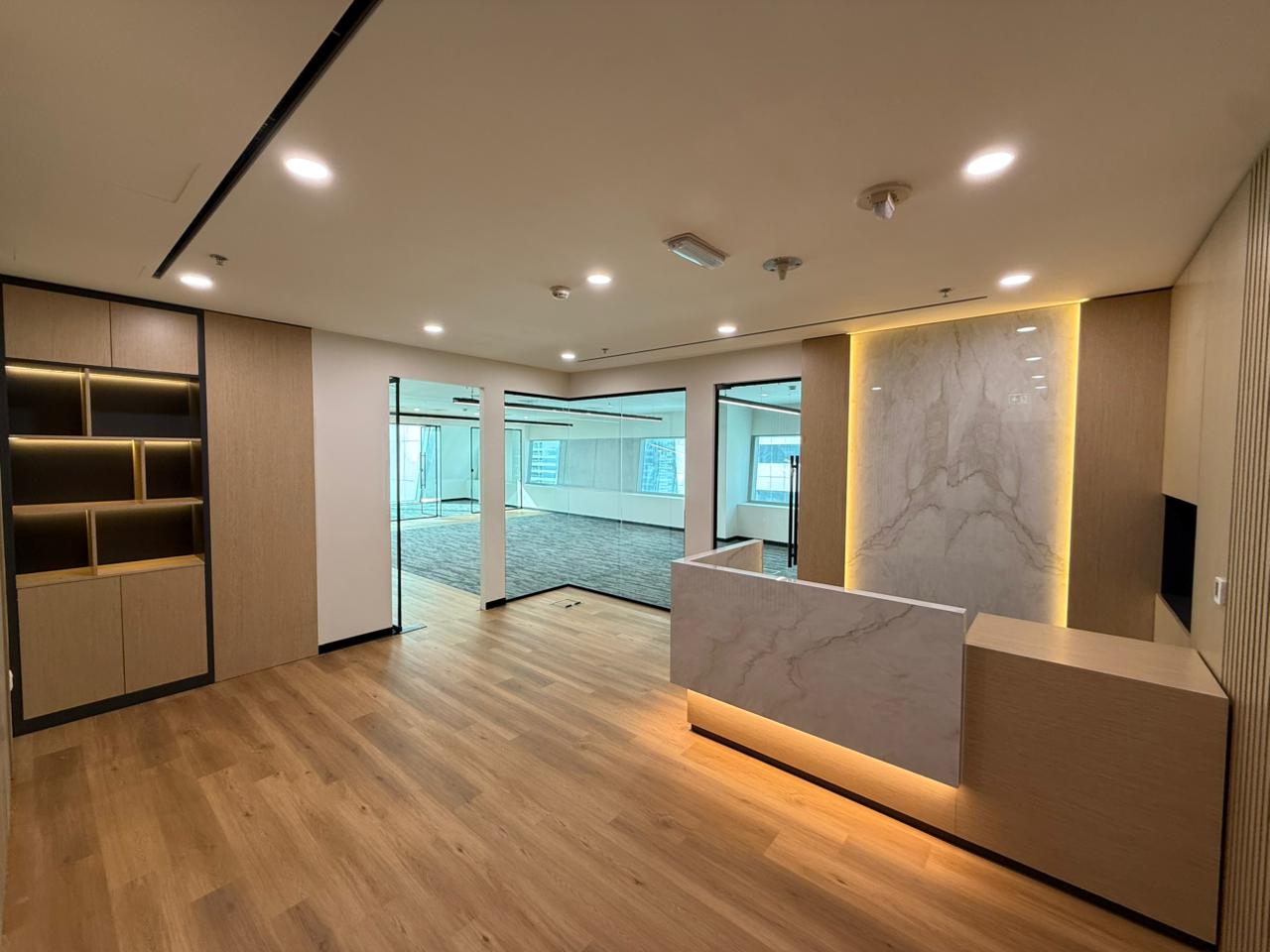 Office for rent in Iris Bay at 420,000 AED per year