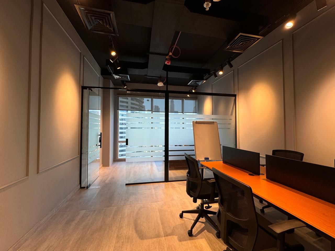 Premium Furnished | High Floor | Partitioned