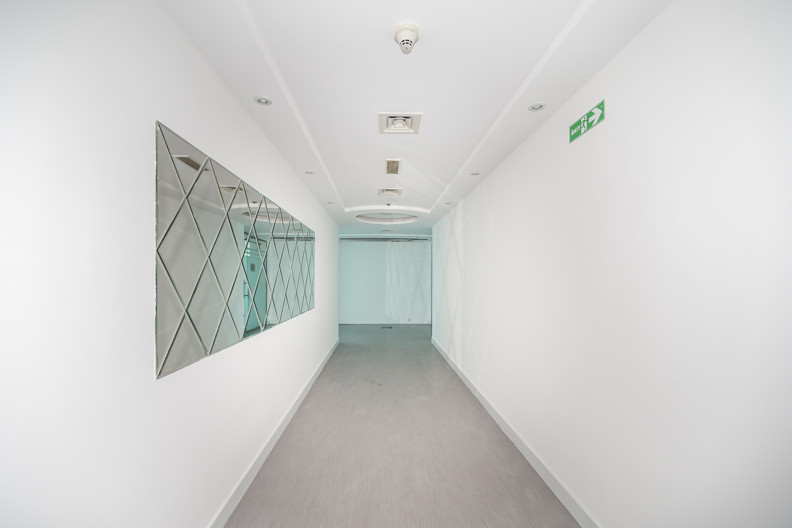 Office for rent in The Burlington at 305,000 AED per year