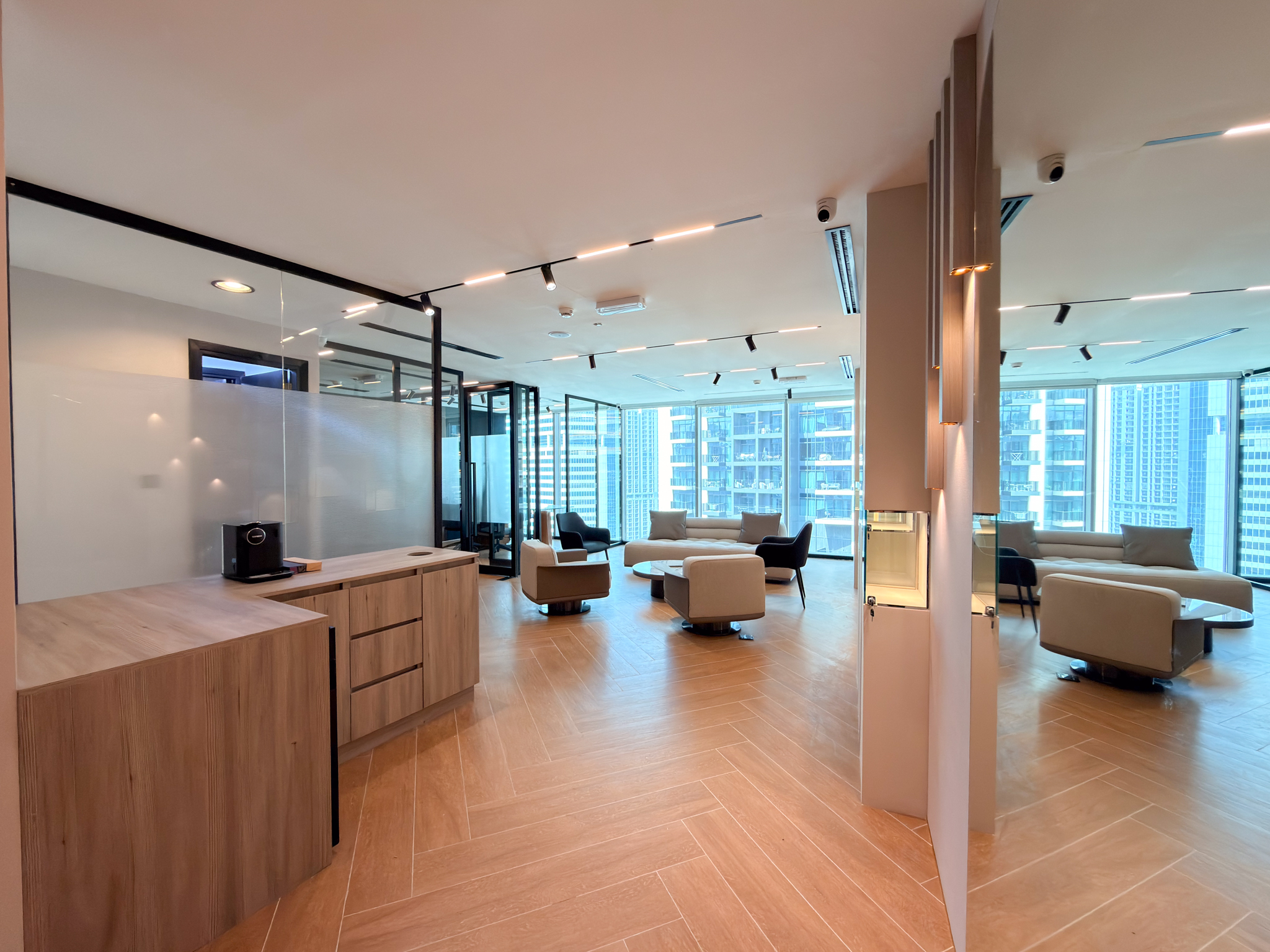 Ready Furnished | High Floor | 1 parking bay
